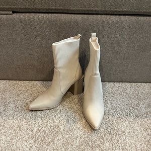 Steve Madden Tackle Bone Leather Size 8 NIB
